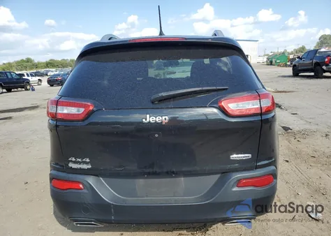 2015 Jeep Cherokee Latitude z USA, uszkodzony, nr VIN 1C4PJMCS3FW665884
